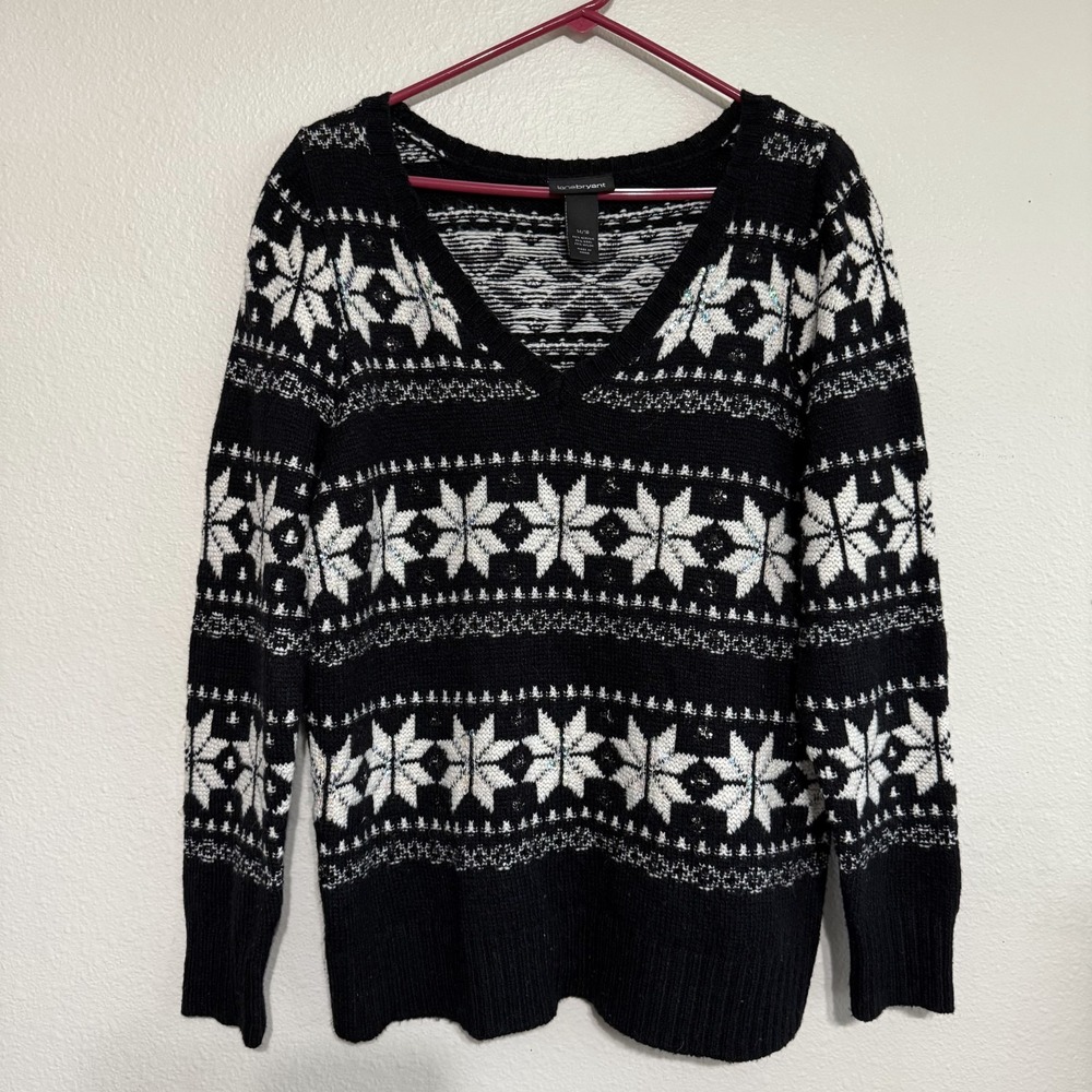 Lane Bryant Sweater Women's Size 14/16 Black Knit‎ Snowflake Sequins V-Neck